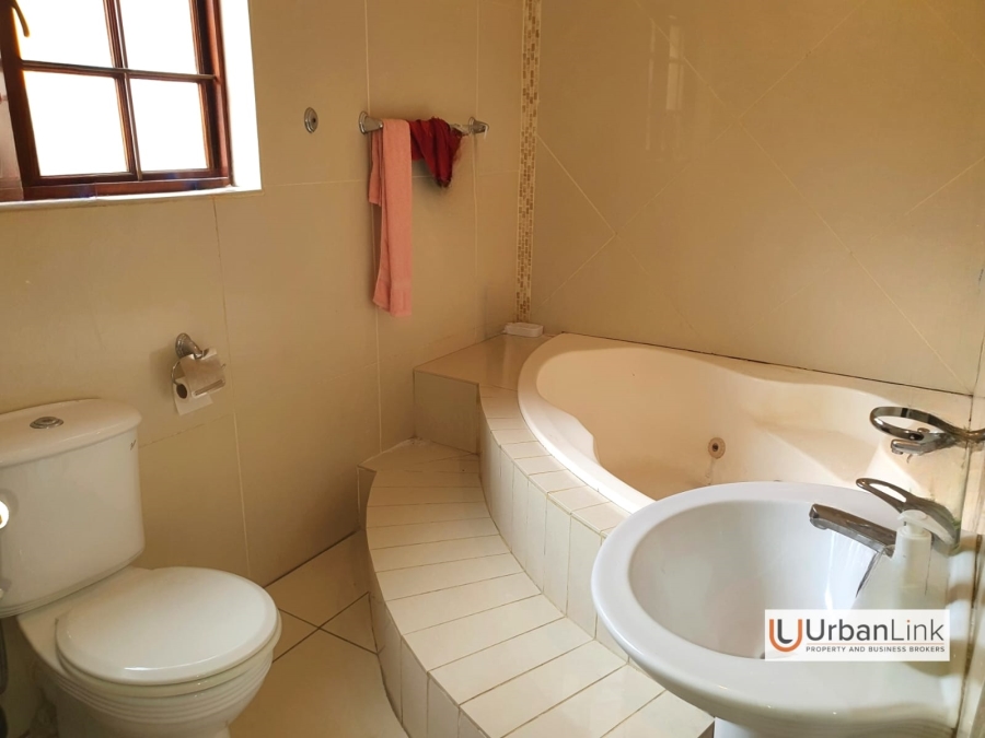 6 Bedroom Property for Sale in Safari Gardens North West